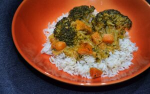 curry wegańskie, wege curry z batatami, obiad, kolacja wegańska