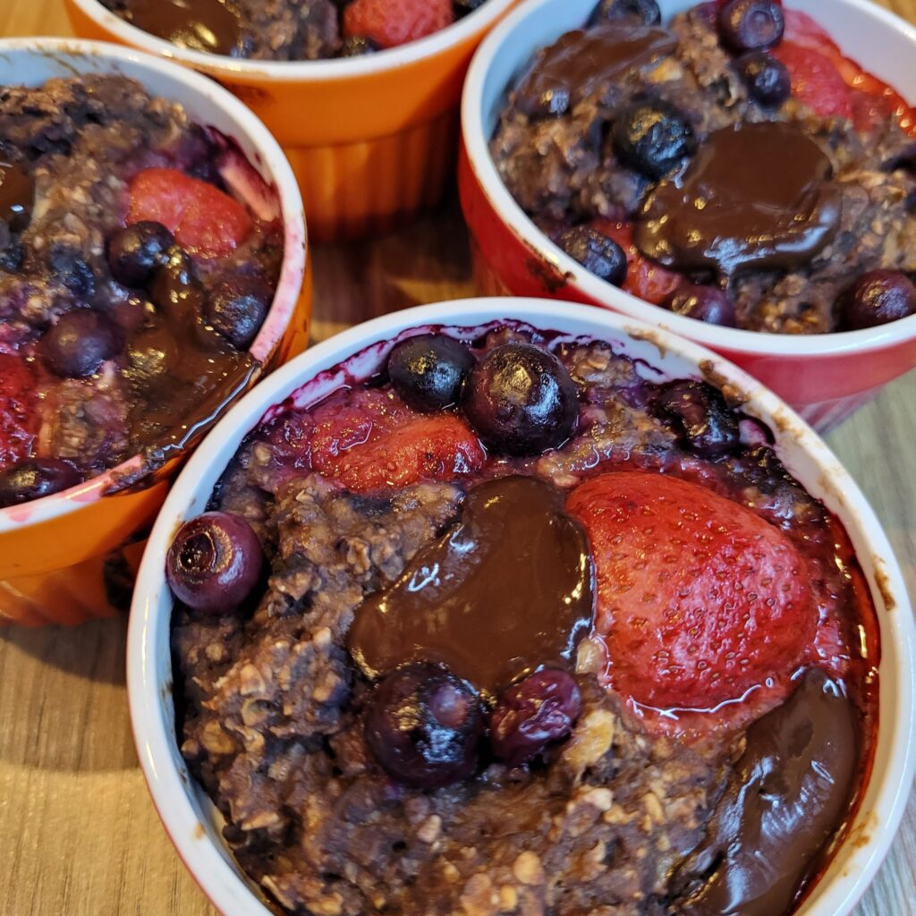 pieczona owsianka, owsianka na kolację. kolacja na słodko, słodka kolacja, owsianka czekoladowa